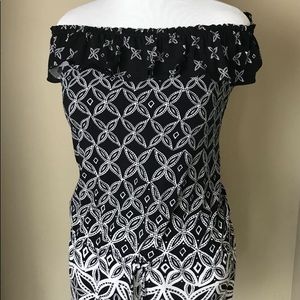 🌺White House Black Market Top size M🌺